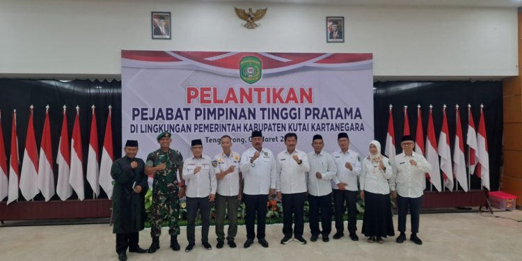 Lantik Enam Pejabat, Bupati Kukar Berharap Dapat Maksimalkan Kinerja