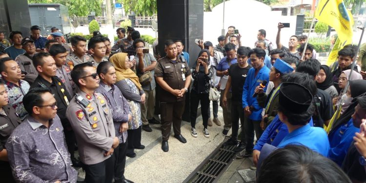 PMII Cabang Samarinda Gelar Aksi Di Gedung DPRD Tuntut Evaluasi Kinerja Dinas-Dinas Kota Samarinda