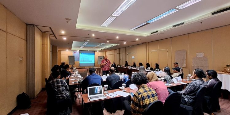 AJI Samarinda dan Yayasan Mitra Hijau Gelar Pelatihan Bersama Puluhan Jurnalis Bahas Isu Transisi Energi
