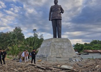 Safari Ramadhan di Sangasanga, Rendi Solihin Sempatkan Diri ke Monumen Patung Bung Karno