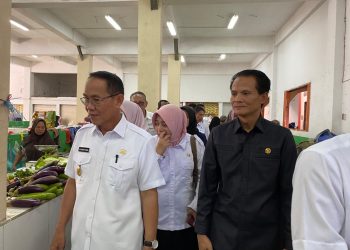 Lakukan Sidak Bapokting, Subandi Ingatkan Warga Tidak Belanja Berlebihan