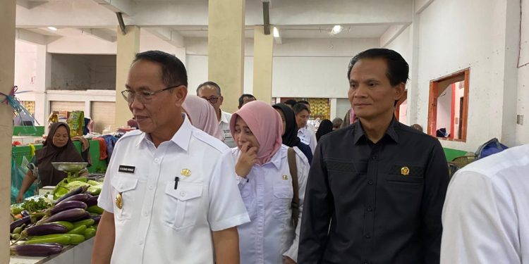 Lakukan Sidak Bapokting, Subandi Ingatkan Warga Tidak Belanja Berlebihan
