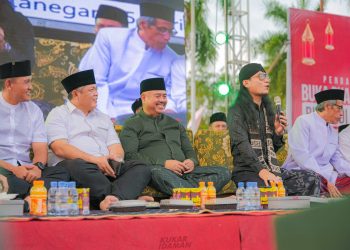 Air Mata Bahagia Pemenang Umrah di Acara Buka Puasa Bersama Bupati Edi Damansyah dan Gus Miftah