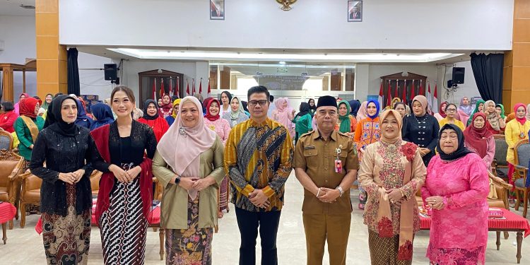 Peringatan Hari Kartini, DP3A Kukar Adakan Diskusi dan Fashion Show