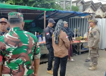 Satpol PP Kukar Tertibkan Sejumlah Pedagang yang Menggunakan Fasilitas Umum