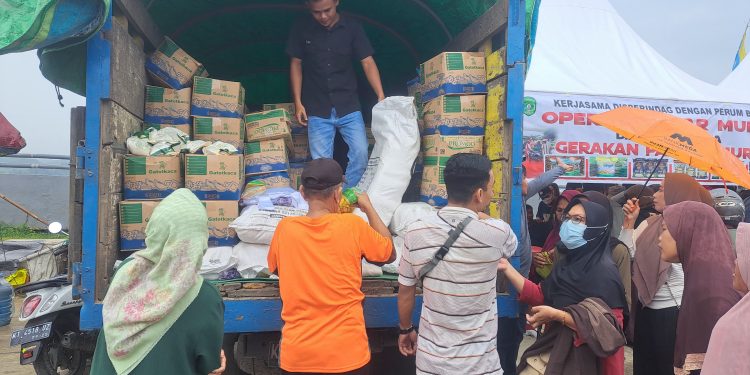 Gerakan Pangan Murah di Tenggarong Diserbu Masyarakat