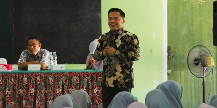 Meningkatkan Partisipasi Pemilih Muda: KPU Kaltim Adakan Sosialisasi di Sekolah