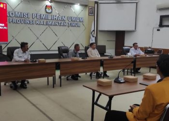 KPU Kaltim Tingkatkan Kesadaran Pemilih: Siswa SMA Budi Luhur Belajar Teknis Salurkan Hak Pilih Dalam Pilkada