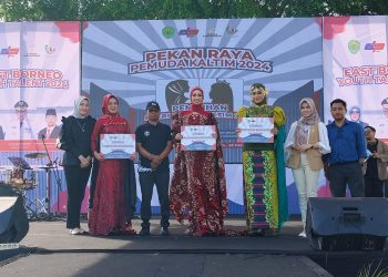 Persembahkan Busana Berunsur Lokal, Nabila Anwar Jadi Putri Hijab Kaltim 2024