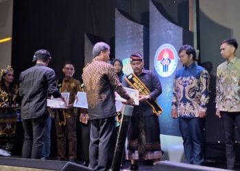 Festival Pekan Raya Pemuda 2024: Dispora Kaltim Anugerahkan Penghargaan untuk Pemuda Pelopor Berprestasi