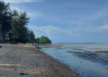 Pantai Tanah Merah Samboja: Destinasi Wisata Pesisir yang Murah dan Memikat