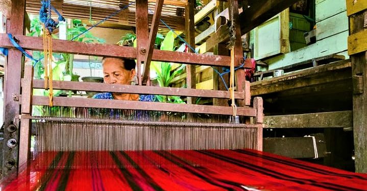 Kampung Tenun Samarinda: Destinasi Wisata Budaya dan Pelestarian Warisan Lokal