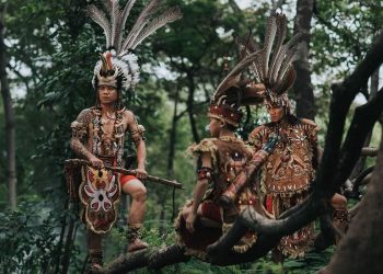 Kekayaan Budaya Suku Dayak di Kalimantan Timur: Warisan yang Tak Lekang oleh Waktu