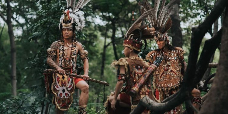 Kekayaan Budaya Suku Dayak di Kalimantan Timur: Warisan yang Tak Lekang oleh Waktu