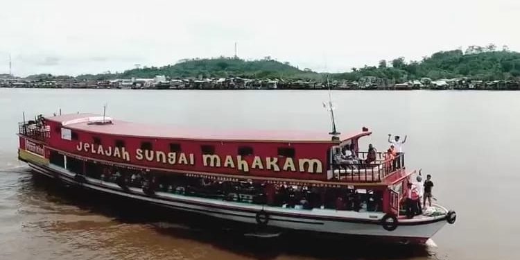 Pesona Wisata Susur Sungai Mahakam: Menyelami Keindahan Alam dan Budaya Kaltim
