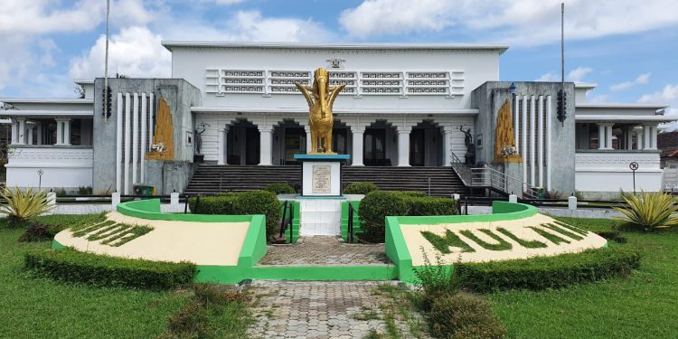 Museum Mulawarman: Menyusuri Jejak Sejarah dan Budaya Kalimantan Timur”