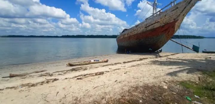 Pesona Alami dan Budaya Pantai Pasir Putih Desa Pasir Mayang