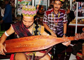 Upaya Dispar Kaltim Menghidupkan Kembali Kesenian Sape’ di Tengah Generasi Muda