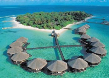 Pulau Derawan: Pesona Alam yang Tak Tergantikan