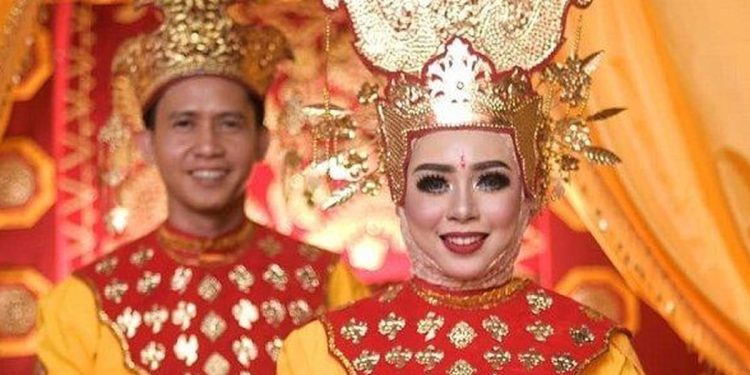 Meningkatkan Pelestarian dan Penggunaan Pakaian Adat Kutai dalam Konteks Modern