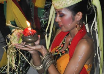 Ritual Nujuh Bulan: Upacara Adat Dayak yang Penuh Harapan dan Doa