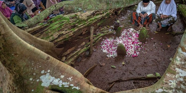Tradisi Nyadran di Kalimantan Timur: Sebuah Penghormatan pada Leluhur