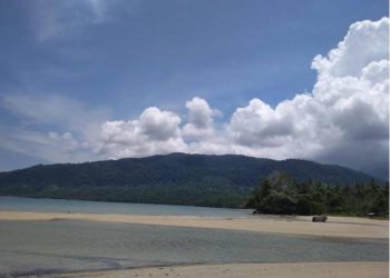 Teluk Sumbang: Surga Wisata Tersembunyi di Ujung Berau