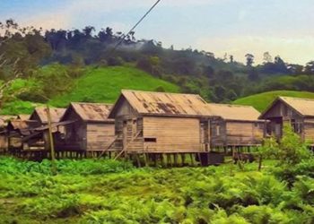Eksotisme Kampung Dayak Teluk Sumbang, Destinasi Wisata Berau yang Kaya Budaya dan Alam