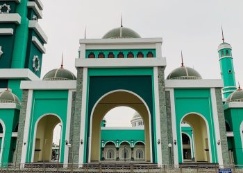 Masjid Agung Baitul Hikmah: Ikon Keagamaan dan Budaya di Tanjung Redeb, Berau