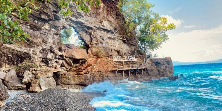 Pulau Batu Kapal: Pesona Alami di Berau yang Penuh Misteri