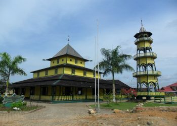 Masjid Tua Shiratal Mustaqim: Ikon Wisata Religi Bersejarah di Samarinda