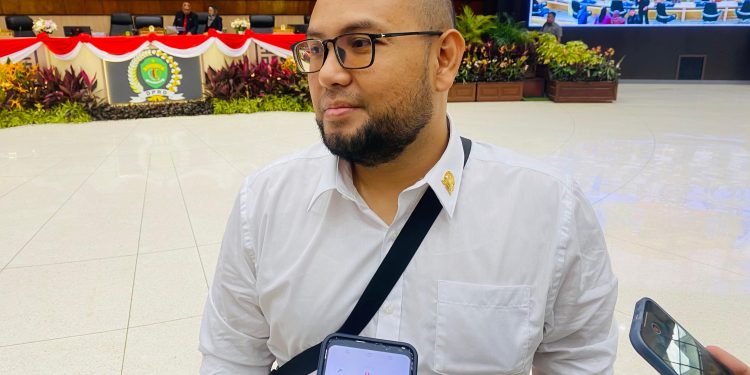 Abdul Giaz Resmi Dilantik sebagai Anggota DPRD Kaltim Pengganti Antar Waktu