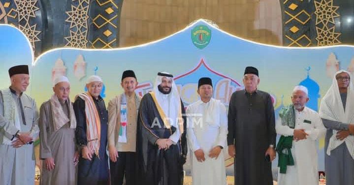 Gubernur Rudy Mas’ud Ajak Warga Kaltim Tingkatkan Keimanan dalam Tabligh Akbar Bersama Syekh Abdurrahman Al ‘Ausy
