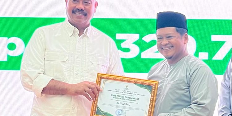 Penghargaan OPD Terbaik Peduli Zakat Oleh Bupati Kukar