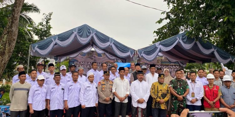 Hikmat Tradisi Tempong Tawar Awali Proyek Jembatan Mayjen Panjaitan – Kartini