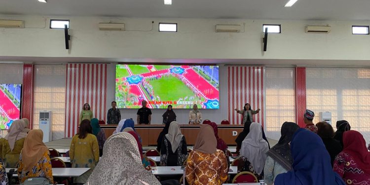 Disdikbud Kukar Dorong Pembelajaran Digital Lewat Pelatihan Chromebook bagi Guru