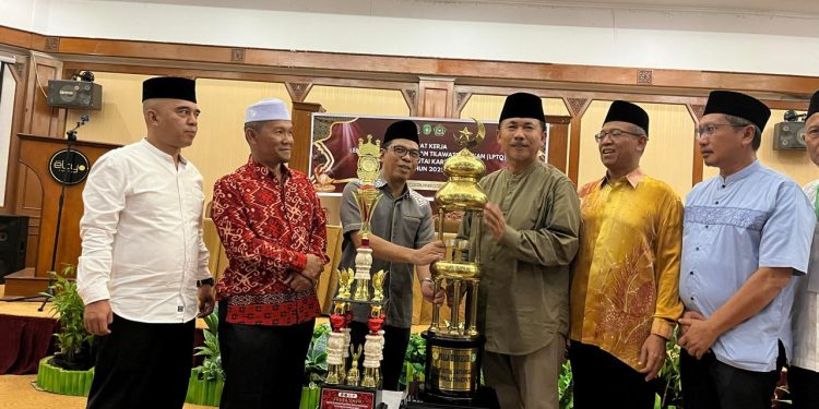 Loa Janan Resmi Boyong Piala Bergilir Usai Tiga Kali Beruntun Juara Umum MTQ Kukar