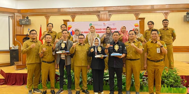 Dispar Kukar Tingkatkan Profesionalisme Videografer Lewat Sertifikasi Resmi