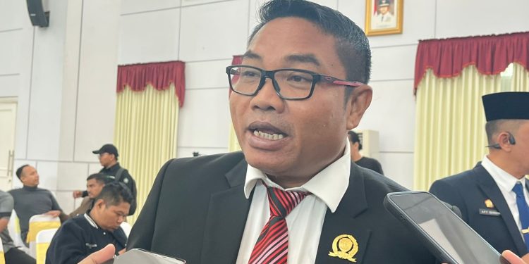Guntur Desak Ketegasan Pemprov Tindak Truk Tambang Perusak Jalan Umum