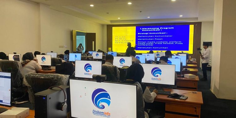Diskominfo Kukar Latih Instansi Publik Tingkatkan Keterampilan Komunikasi Digital