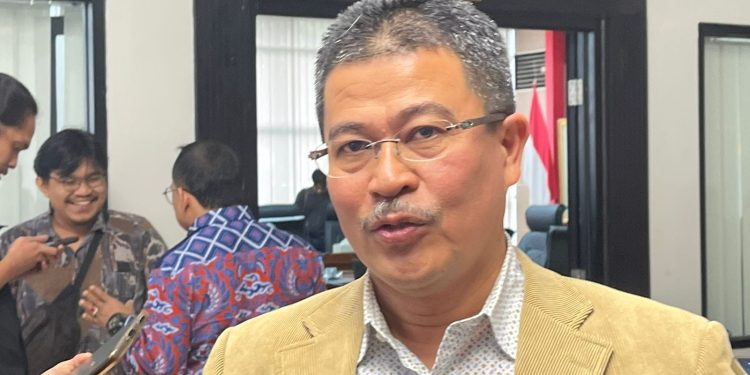 Darlis Pattalongi Soroti Minimnya Peminat Sekolah Negeri di Samarinda, Desak Evaluasi Total