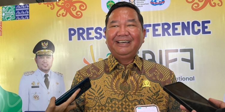 Ekti Imanuel Tegaskan Pentingnya Peran Media dalam Pembangunan Kaltim