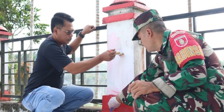 Gotong Royong Bersihkan Taman Makam Pahlawan, Wujud Kepedulian Warga Samboja
