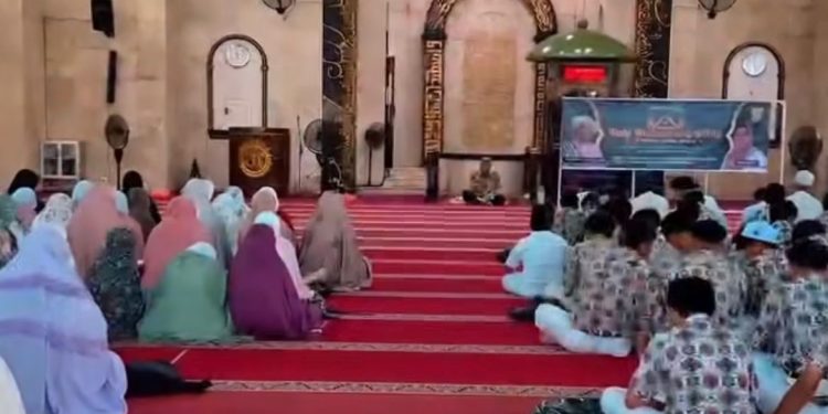 Siswa SMPN 3 Tenggarong Belajar Keteladanan Nabi Lewat Maulid di Masjid Agung
