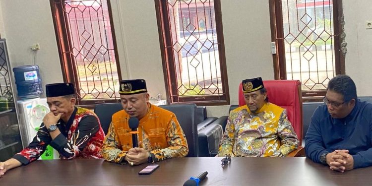 Disdikbud Kukar Bersama Kesultanan Kutai Gelar Konferensi Pers Pesiapan Erau 2025