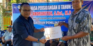 Reses di Berambai Buka Persoalan Lama, Andriansyah Serahkan Sapi Kurban untuk Warga